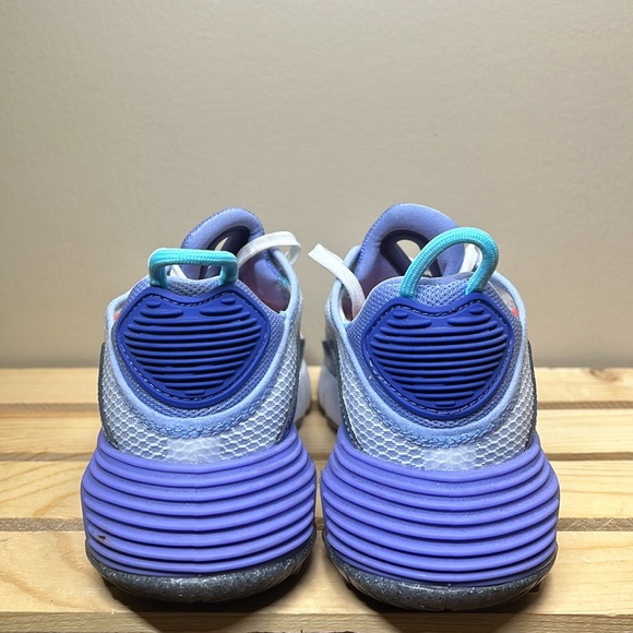 Size 4.5 Y- Nike Air Max 2090 SE 2 White/Bright Mango (DA2417 100) - Picture 2 of 5